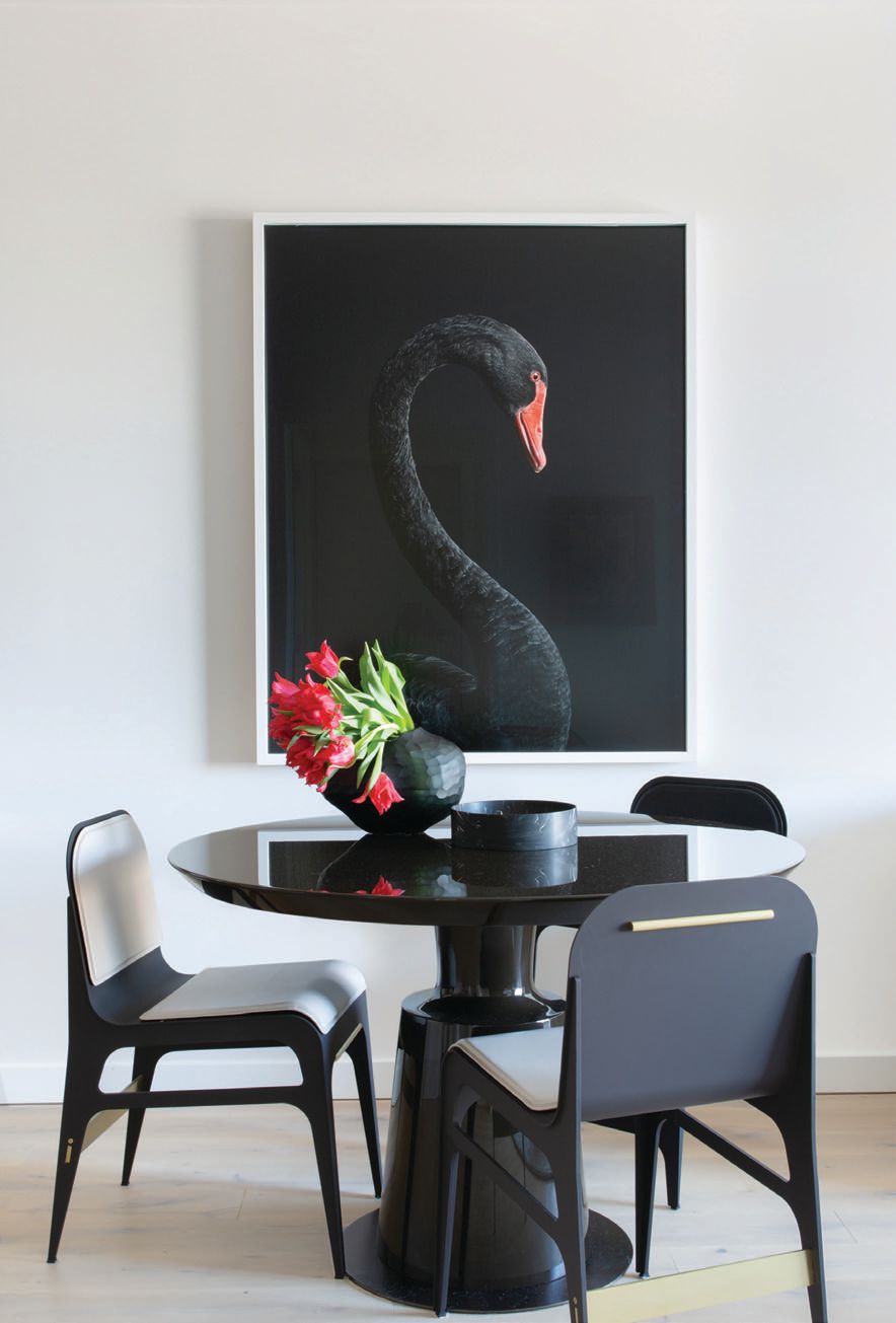 Art and decor complement each other in this space. PHOTO BY: SUZANNA SCOTT