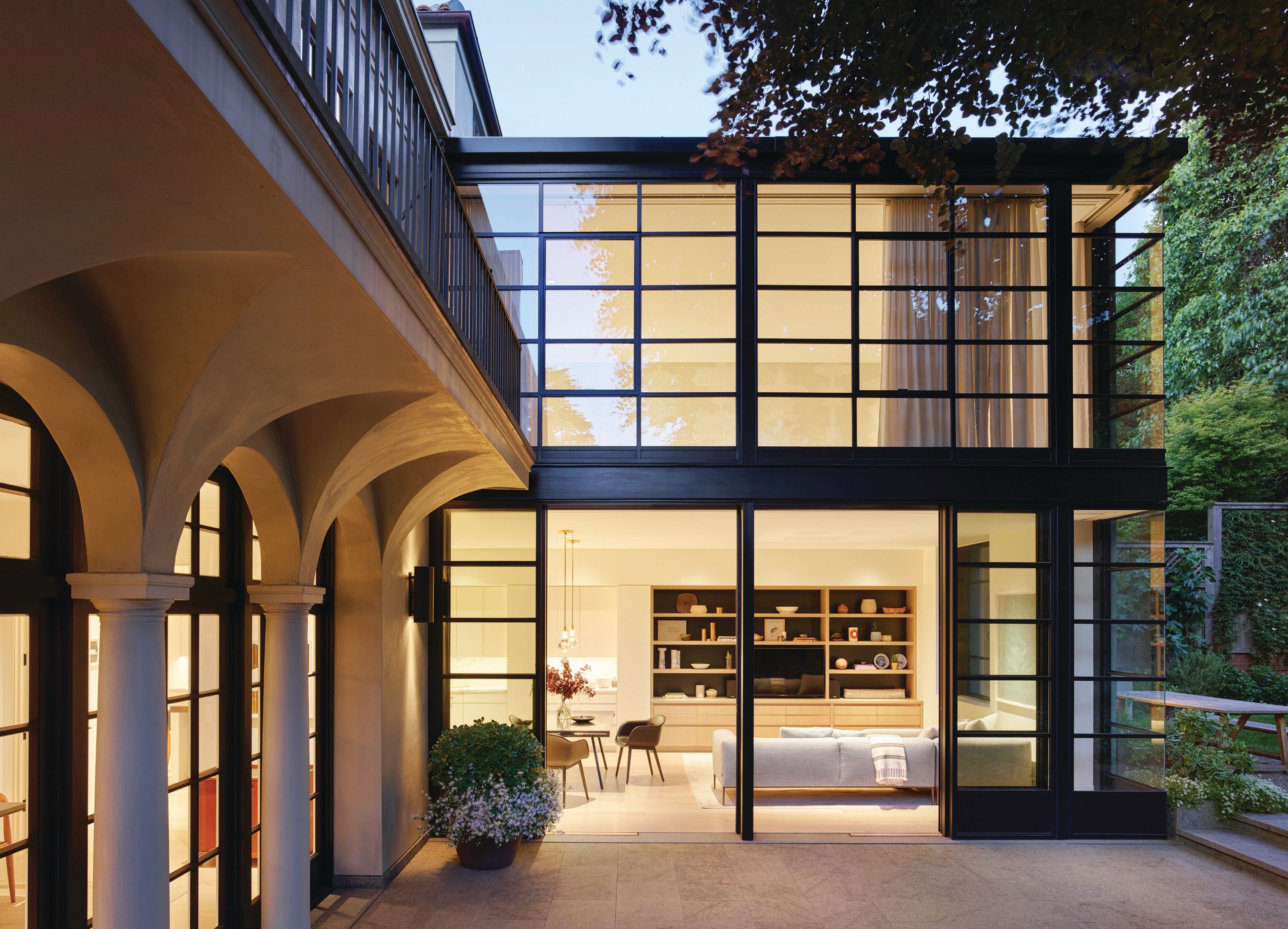 A soaring Pacific Heights home designed by Walker Warner Architects PHOTO COURTESY OF WALKER WARNER ARCHITECTES