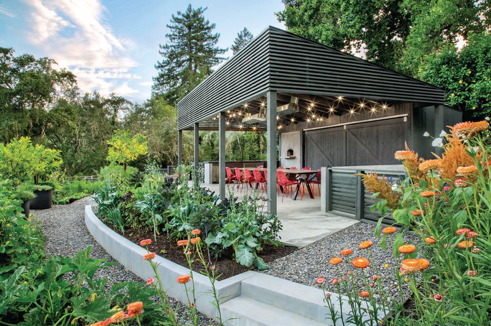 One staple of wine country homes: the merging of indoor and outdoor spaces. PHOTO BY; AUBRIE PICK PHOTOGRAPHY/MARION BRENNER PHOTOGRAPHY